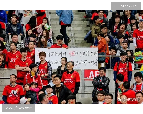 国安与上港激战正酣期待26轮精彩对决引发球迷热议